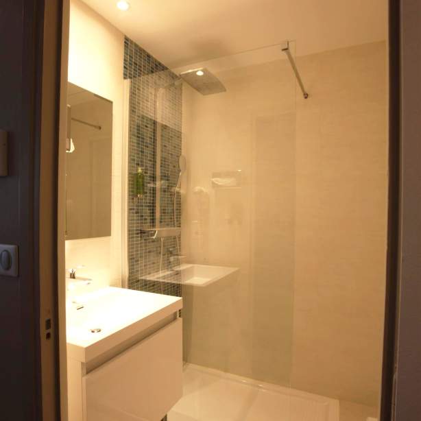 Club room bathroom